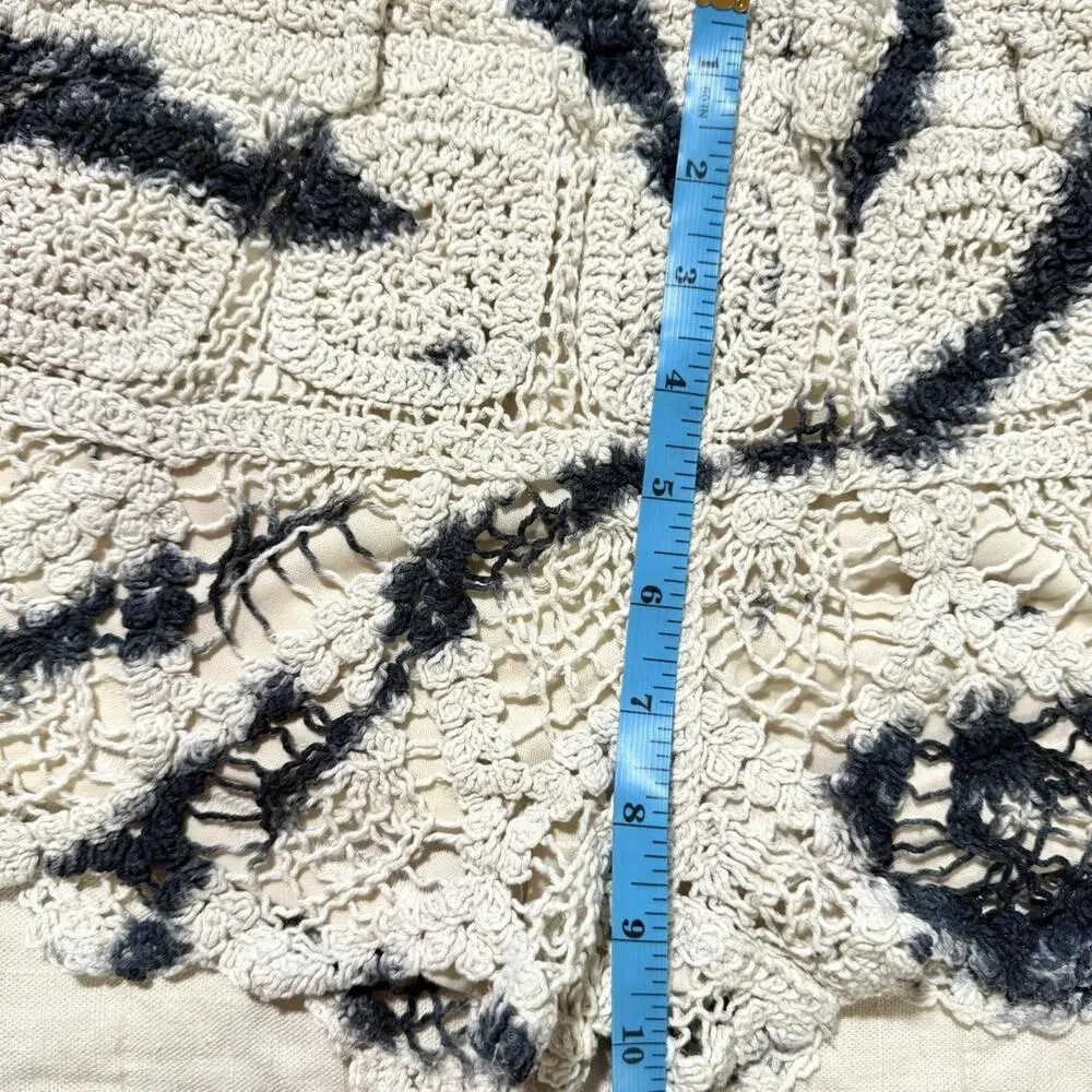 Surf Gypsy Crochet Shorts β Medium - Picture 3 of 8